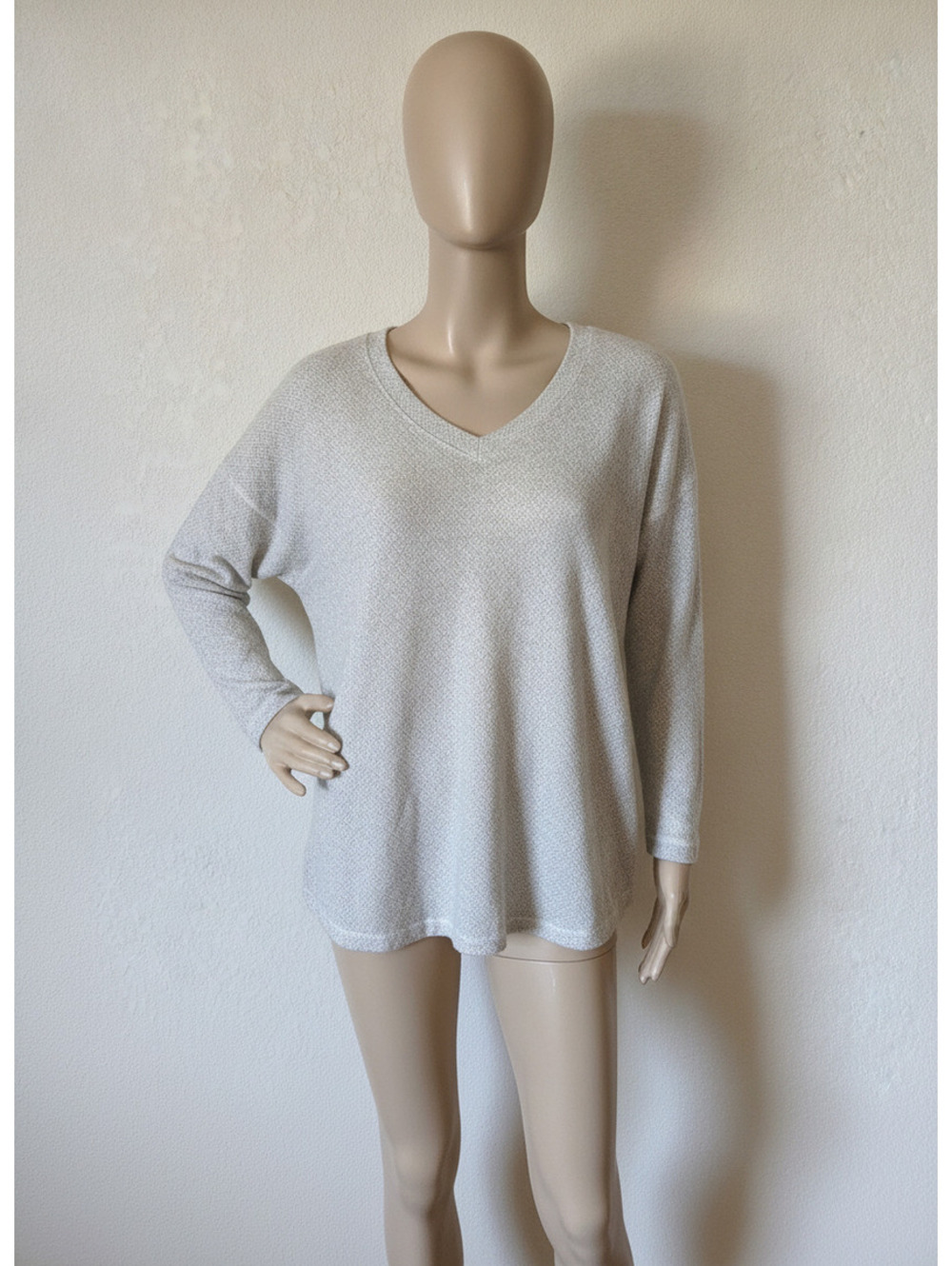 Nally & Millie Medium Gray V-Neck Lightweight Sweater